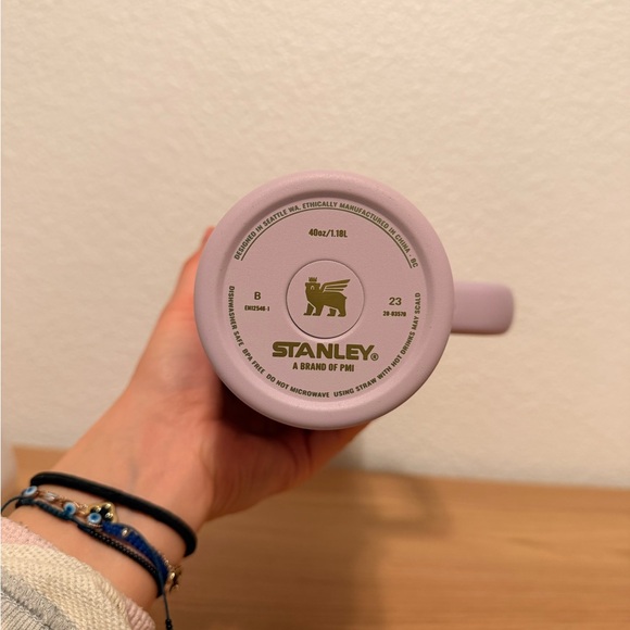 Hello Kitty x Stanley Purple Tumbler - Picture 4 of 7